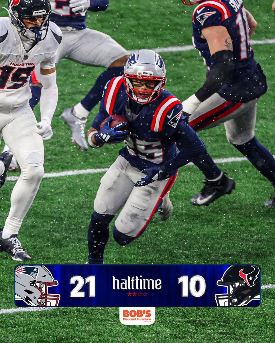 Patriots's tweet image. Halftime in Foxborough.