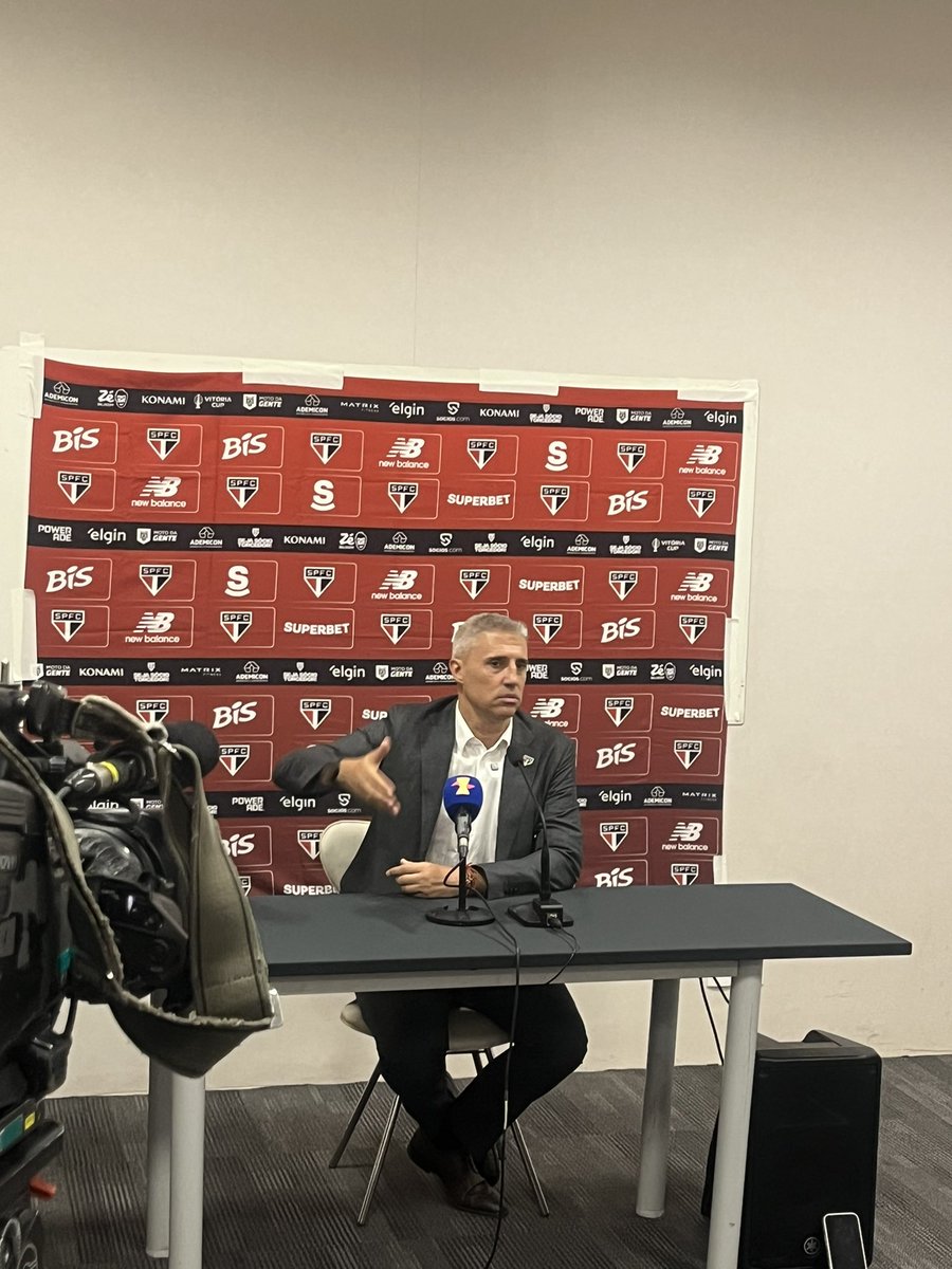 valentinfurlan_'s tweet image. 🚨 Crespo perguntado por quem do Corinthians trocaria Alisson:

“Ninguém”