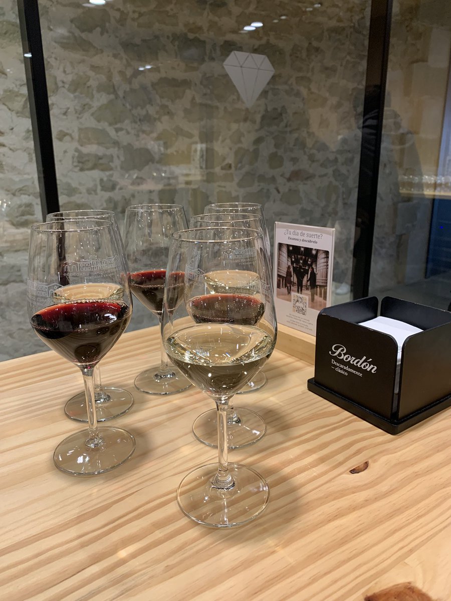 Buen finde en Logroño de familia, arte con la obra de teatro de <a href="/AnabelAlonso_of/">Anabel Alonso Oficial 🇪🇸🇪🇸🇪🇦🇪🇦🇪🇸</a> La Mujer Rota, con visita a Bodegas Franco-Españolas… y cómo no Calle Laurel…