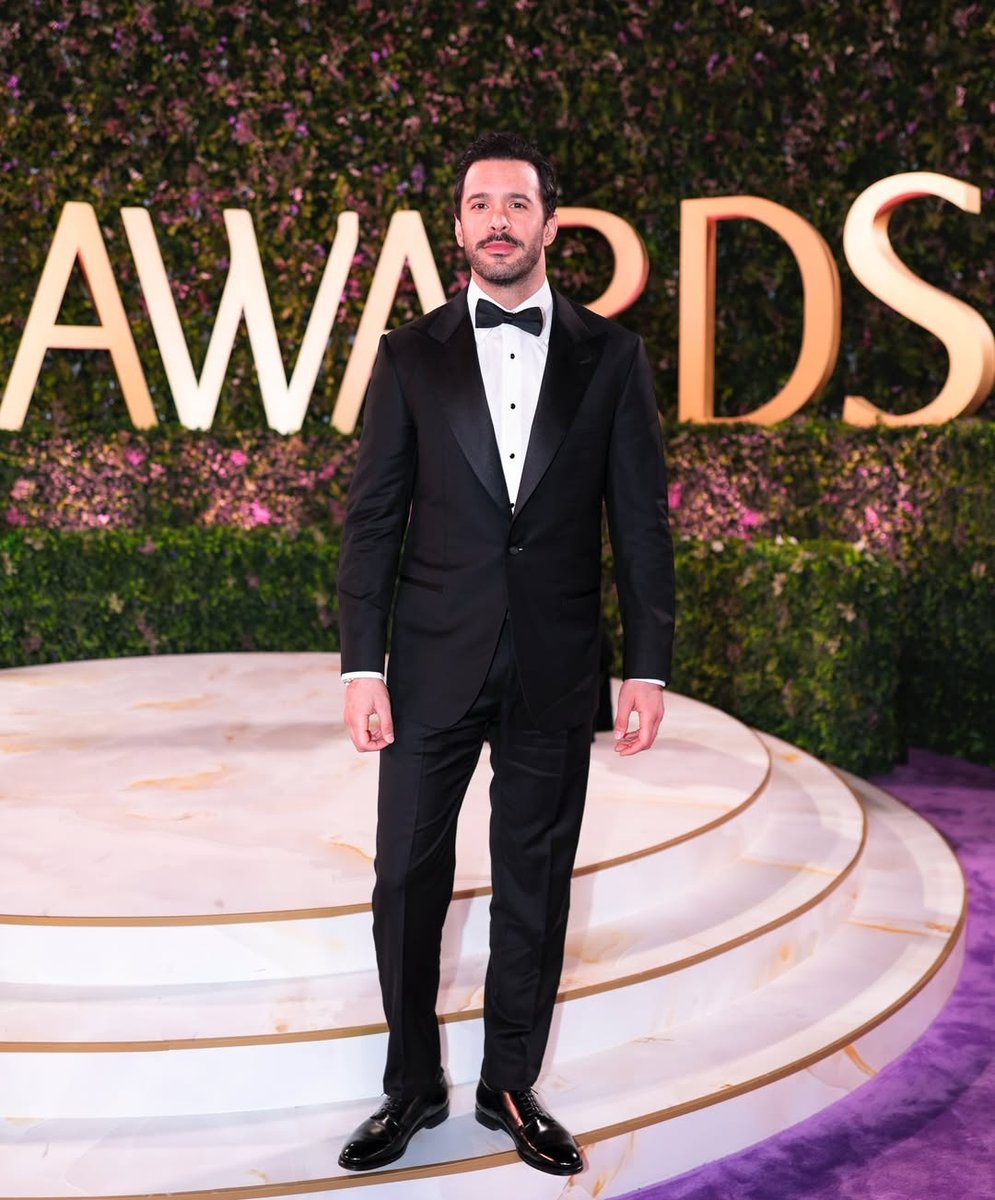 BAAFC87's tweet photo. 🆕 Barış Arduç 💜✨ from #JoyAwards2026 ✨ https://t.co/1LGIFDnYtx