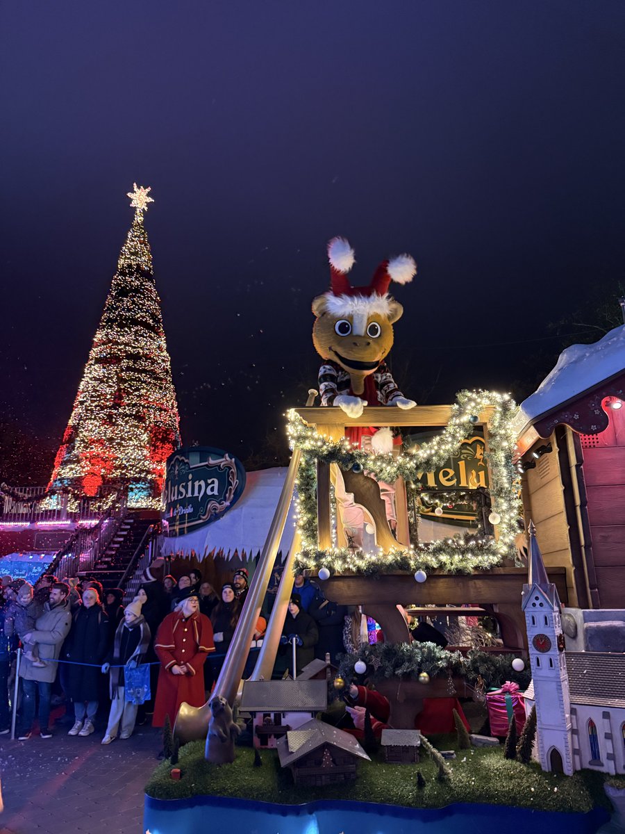 Bench682's tweet image. Clap de fin sur les 50 ans de @EuropaParkFR 
Pleins de rencontres, de bons moments, de souvenirs gravés. Hâte de la réouverture. Je l’aime ce parc 😍