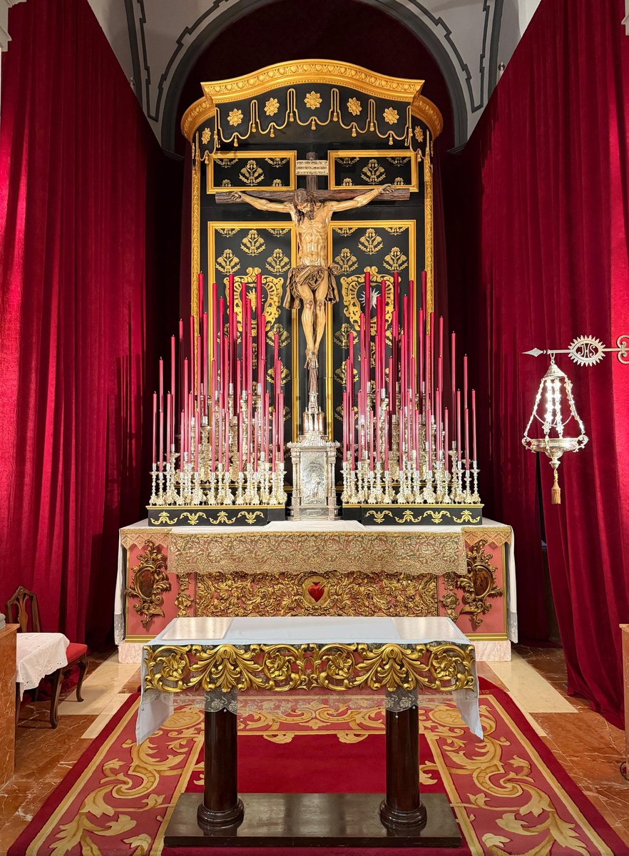 ✝️🕯️ El Santísimo Cristo de la Redención preside, a falta del exorno floral, su altar de cultos para el Quinario en su honor, que dará comienzo el miércoles 21 de enero en la Capilla Sacramental de la parroquia de San Juan.

#cofradíasMLG