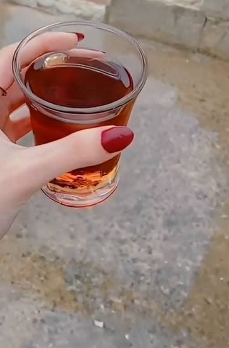 الغياب يكشف لنا مقدار تعلقنا بالشخص، أو الراحة العظيمة بغيابه فالغياب يفسر الشعور بكل صدق      ..... 🖤