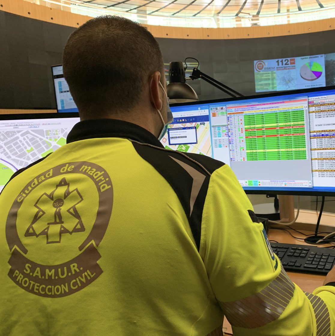 Tras el #AccidenteFerroviario <a href="/SAMUR_PC/">SAMUR-Protección Civil</a> se pone a disposición de <a href="/Adif_es/">Adif</a> y <a href="/Renfe/">Renfe</a>.

Ha desplegado en la estación de Atocha un equipo con psicólogo y una ambulancia para atender a los familiares que acudan allí.

☎️ El teléfono de atención a familiares de <a href="/Renfe/">Renfe</a> es 900 10 10 20.