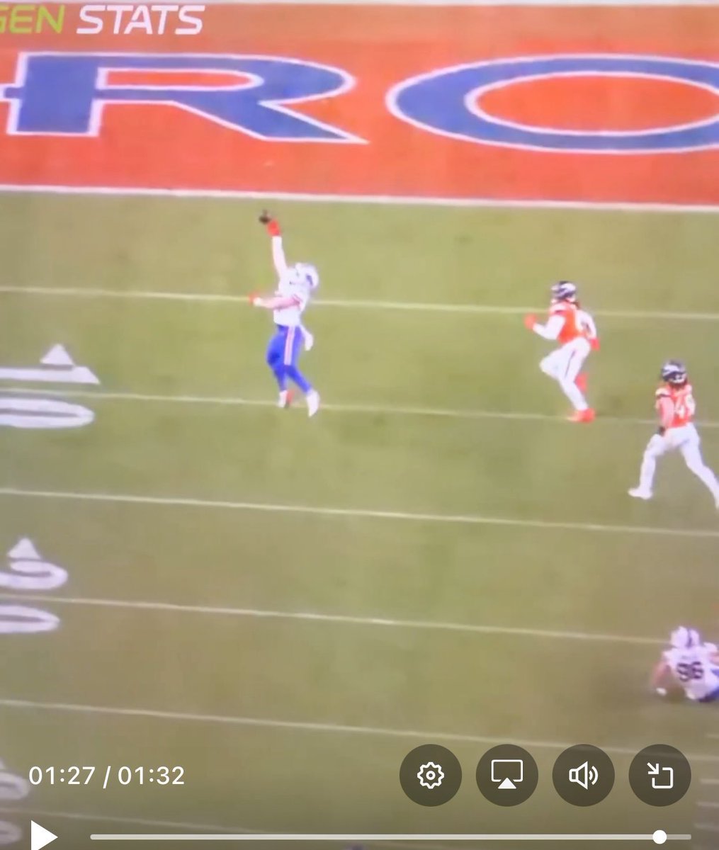 averygoettge's tweet photo. @BUFonWECK @harryplopper__ tell your quarterback to aim lower https://t.co/NhQabH208C