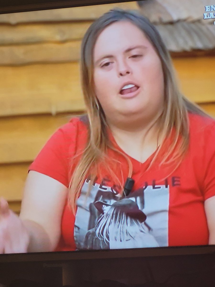 Ellos son los culpables de tenerme cada domingo delante del televisor. Gracias a <a href="/telemadrid/">Telemadrid</a> <a href="/manrodmun/">Manuel Rodríguez</a> por hacer de la televisión, algo magico y maravilloso. El domingo que viene sera distinto. #ElCampingTM os deseo todo lo mejor equipo, camaras. He sido muy feliz estos domingos