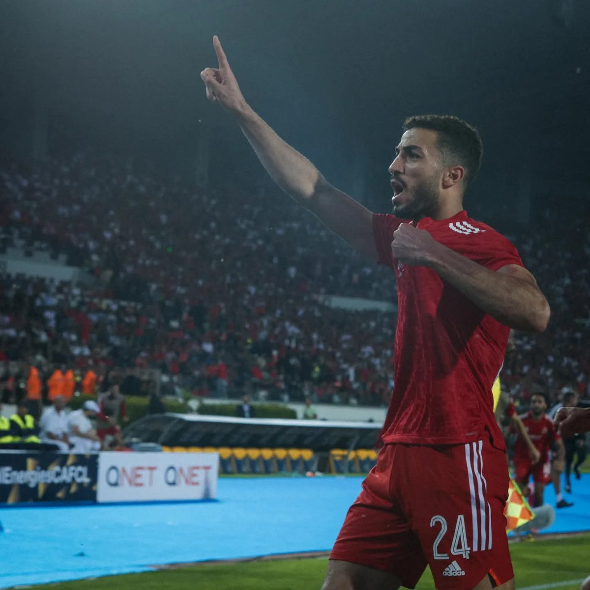 ah74anwr's tweet image. ال قفلها وال شمعها