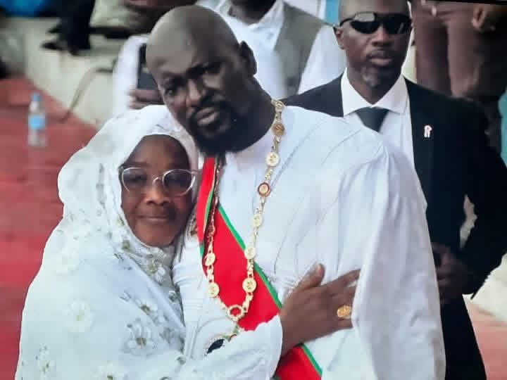 BahdSahd's tweet image. S.E.M. Mamadi Doumbouya  :

« Investir dans les femmes et la jeunesse, c’est investir dans l’avenir.
Elles sont le moteur de notre économie et la clé d’un développement durable. »

Simandou 2040 : une vision, une promesse, une réalité en marche. 

#Simandou2040 
#Innovation…