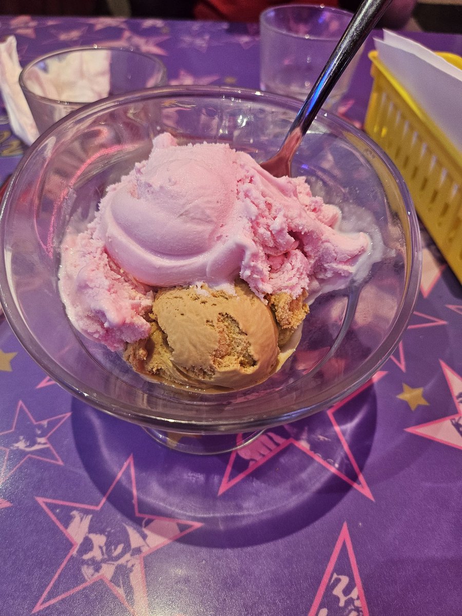 lafee_despieds's tweet photo. Paye ma coupe de glaces 🧚‍♀️
+5€ https://t.co/y2CFPYjayL