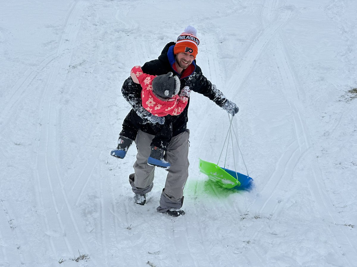 WxBrianD's tweet photo. Family sledding day. #sledding #sleddingfun #winter https://t.co/BFLcaAIHAr