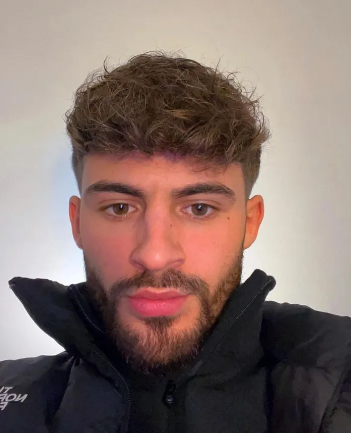 This man is so attractive until he opens his mouth 

#LoveIsland #LoveIslandAllStars