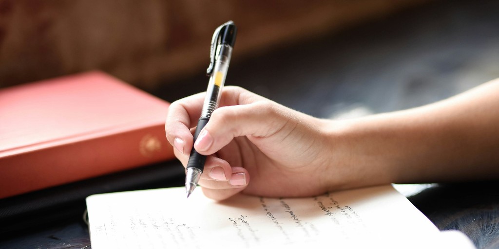 CINIMyyc's tweet image. Adults often put off caring for themselves until something “settles down.” But emotional health doesn’t wait. Try building in micro-supports: short meditations, quiet spaces, or journaling - something that can fit into your day. #MentalHealthFirst #SelfSupport #WellbeingResources