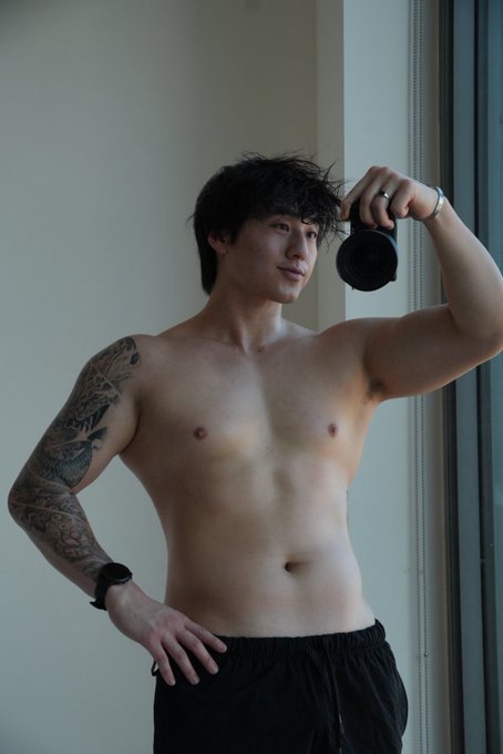 Mr. Zaddy Yang - 2 pic. Click on my link to find more of me 😜 https://t.co/yUdXgLko3e