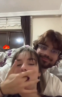 video.twimg.ca/amplify_video/…
cdn.videy.co/RXBs4cDS1.mp4