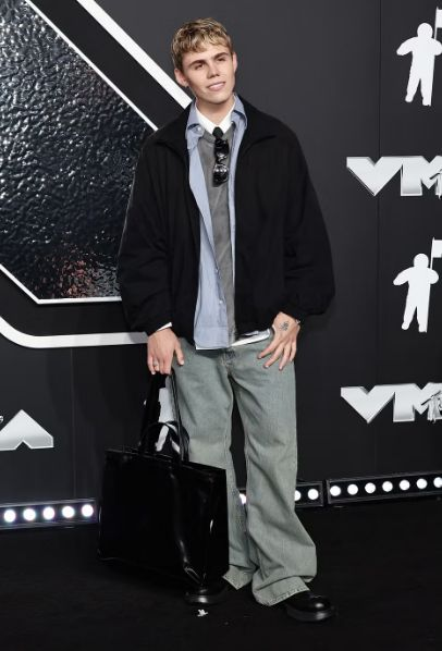 Info Jonathan Welt tweet media