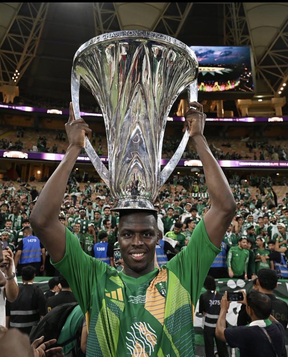 wall80x's tweet image. من تربع على عرش قارة أسيا حتماً سيروض قارة أفريقيا باكملها 💚💚