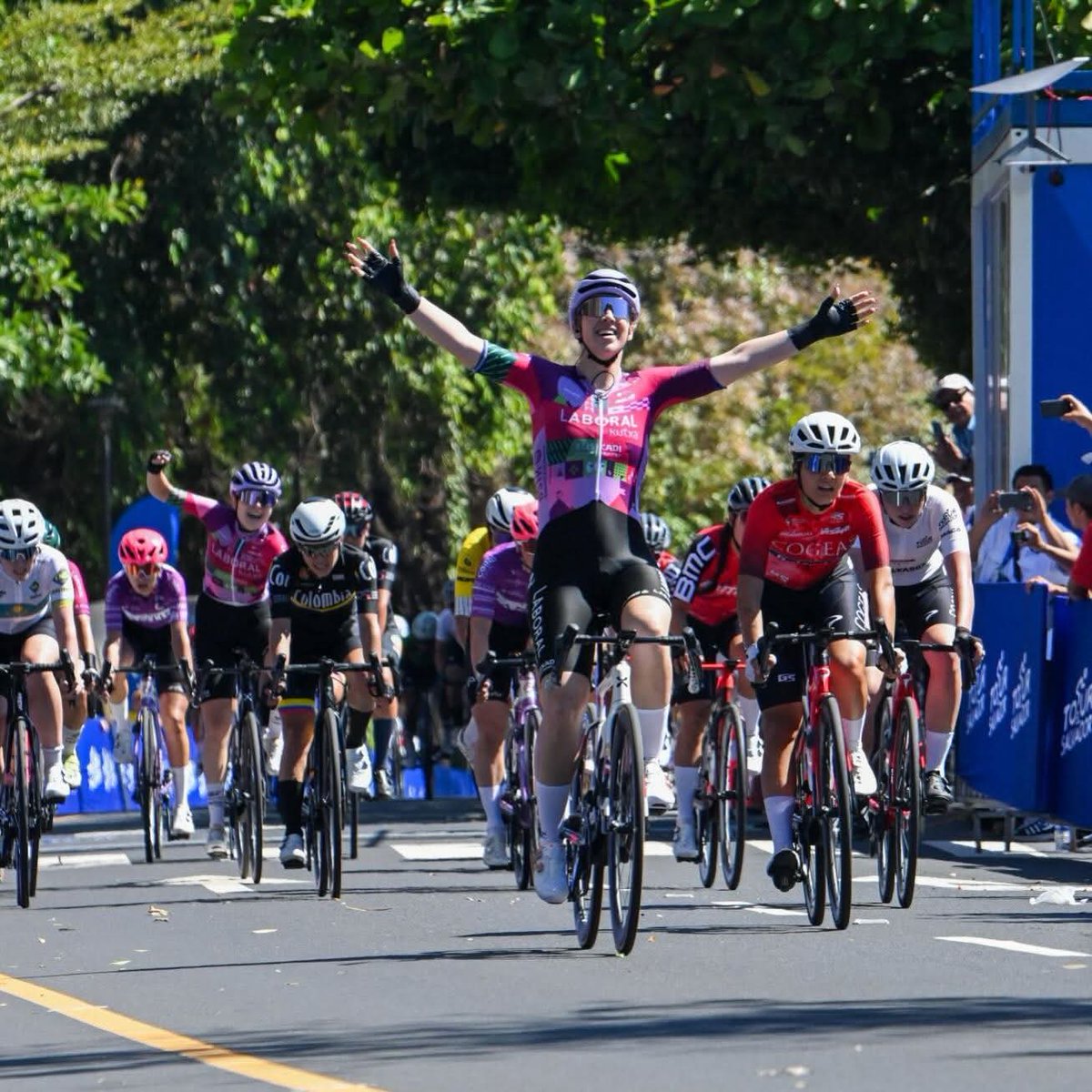 #TourElSalvador2026
Ainara Albert se viste de líder del Tour El Salvador
<a href="/AinaraAlbert/">Ainara albert bosch</a> 

alicanteconelplatogrande.com/2026/01/18/ain…