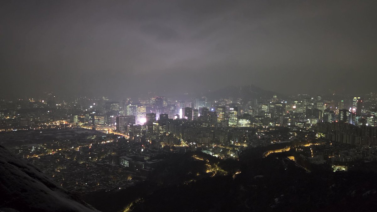 nftspace77's tweet photo. 260119
Good morning mates 🙏 
Seoul city view now https://t.co/5pzxNGbROf