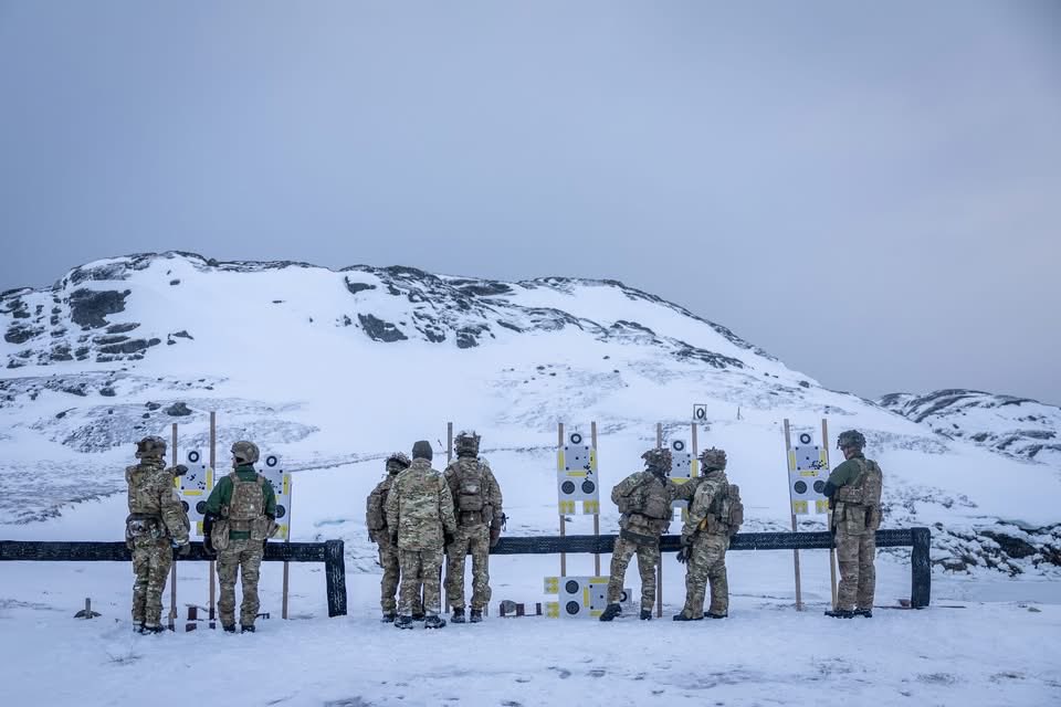Soldiers at a shooting range in Greenland.

Shortly after the Danish Army soldiers arrived in Greenland, they headed out to the shooting range. Here, they had to zero in their weapons and get their first lessons on how to handle their weapons in freezing temperatures, wind, and