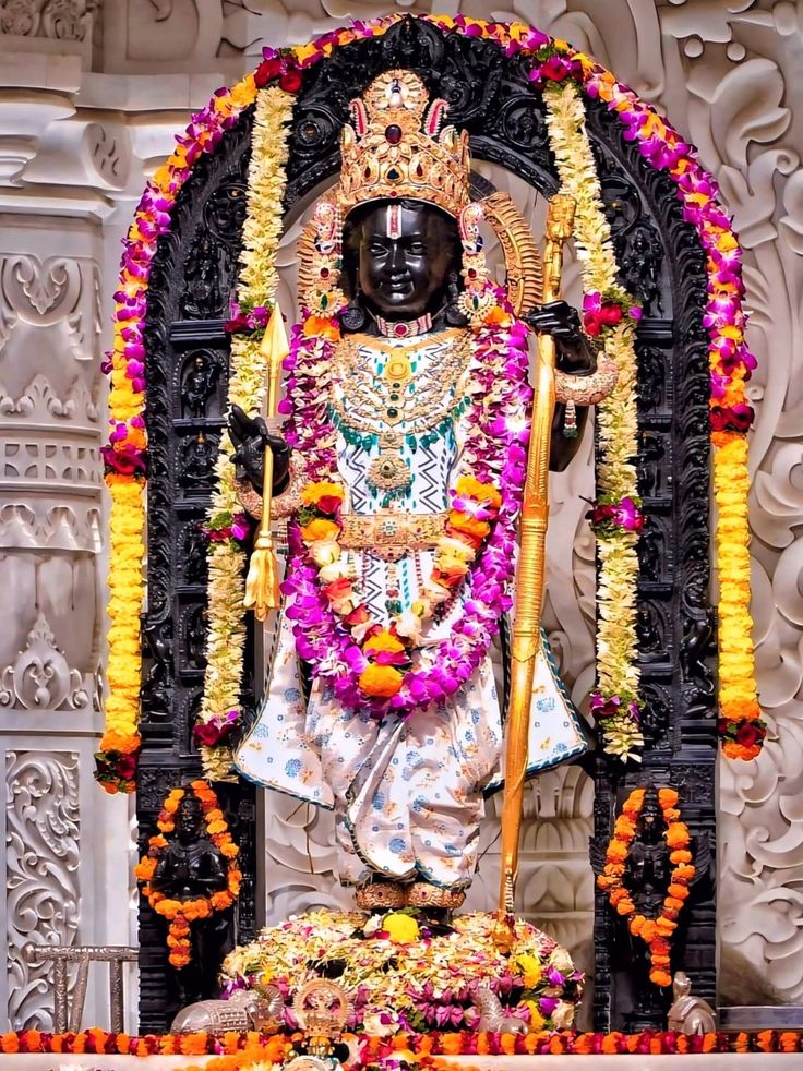 RamJanmbumi's tweet photo. युगों युगों बात धर्म की स्थापना हेतु विष्णु लोक से अवतार लेते रघुनंदन सरकार 
जय श्री राम https://t.co/sBoehSweBt