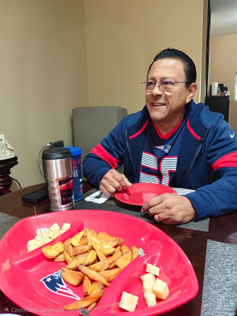 Teomolinar's tweet photo. Disfrutando el juego
#NFLEnTelevisa https://t.co/wefpLmxTvi