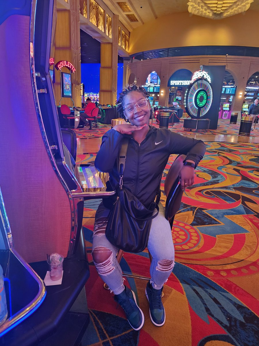 notorious_gooch's tweet photo. Happy Birthday to my Beautiful Best friend and I hope you have a wonderful day. Continue to be blessed as always love, enjoy your special day. 🎂🎉🎈🥳🎊❤️ https://t.co/pNyOjyKG3f