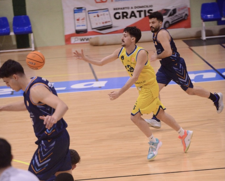 CB_Algeciras's tweet photo. 🏀 Mis niños 𝙟𝙪𝙜𝙖𝙣𝙙𝙤 𝙮 𝙨𝙪𝙢𝙖𝙣𝙙𝙤.

😊 Nada me hace más feliz. https://t.co/uunq17aIjl