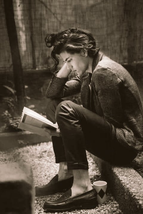 "Vive siempre con la 
consciencia de que no eres 
inferior a nadie, pero también 
con la humildad de saber que 
no eres superior a nadie".

        ~ Antonia Gravina