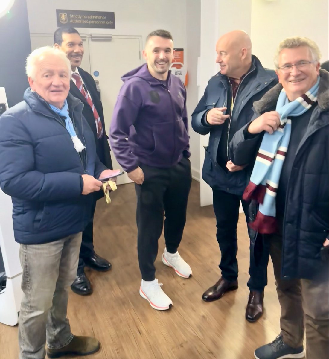 Novice21's tweet photo. Saw McGinn after the game who’s off for a scan tomorrow (join the queue) - said there’s no chance he can play in Turkey on Thursday but was moving ok #AVFC https://t.co/K7QW3K4Xoc
