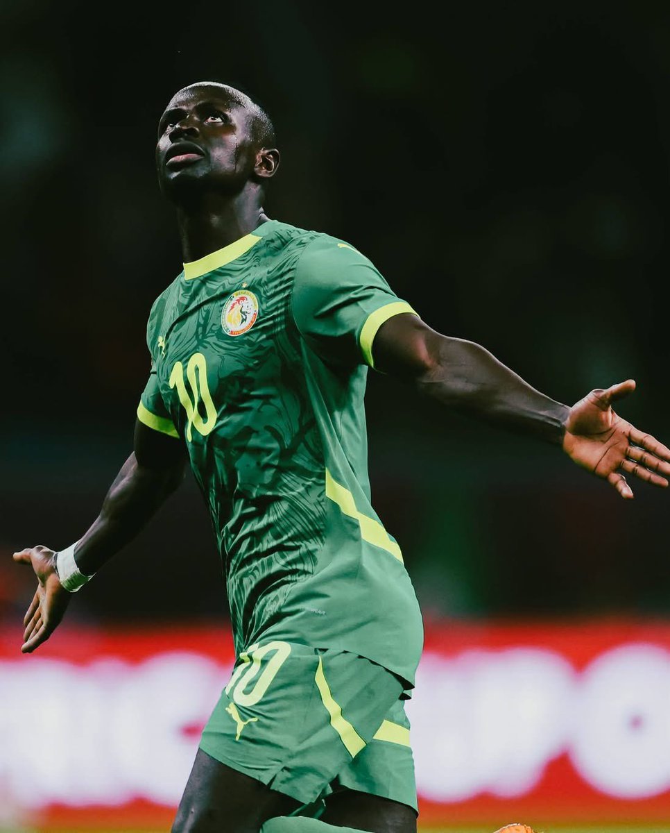 cuervoji's tweet photo. Héroe #AfricanCup #Senegal https://t.co/sPyNWpVijj