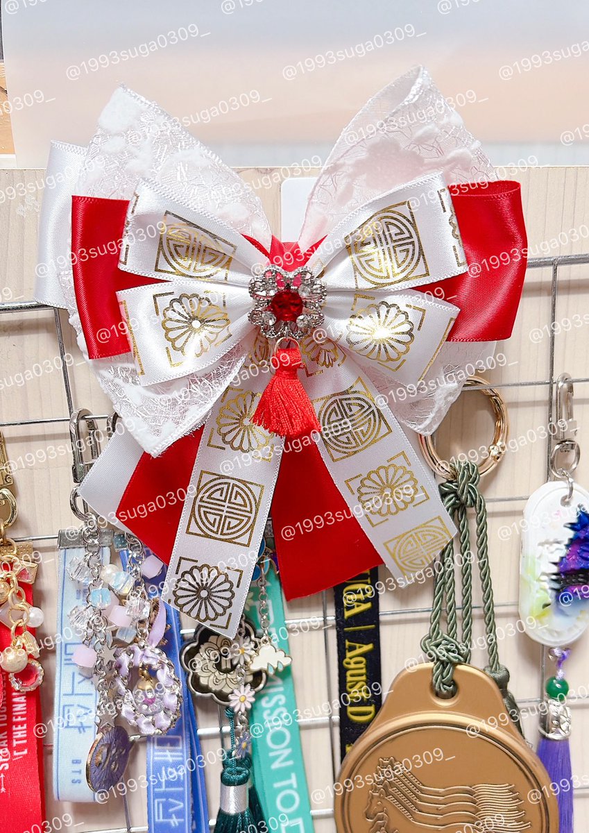 #RT + FOLLOW
🍇 티켓팅 성공 기원 이벤트 🍇
티켓팅날 일하는 사람?…….나요🤦🏻‍♀️
티켓팅날 생일인 사람?…….나요🤦🏻‍♀️
생일선물로 티켓팅 성공을 원해요 ㅠㅠ 🍀
그러므로 트위터 미신을 한번 이용해보고자 합니다 😭😭
티켓팅 성공시 RT추첨하여 1분께 
아미밤 리본을 드리겠습니다.