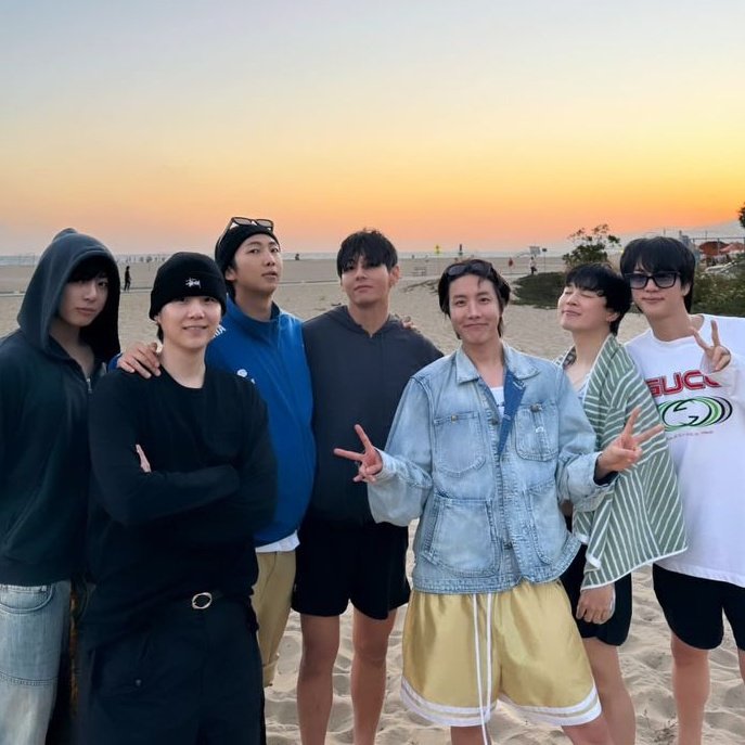 btskzsafe's tweet image. 🌊