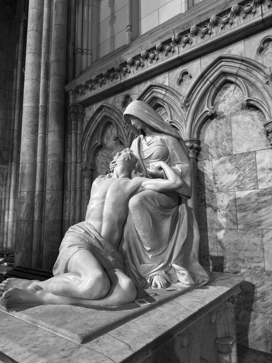 ArtismyDeath's tweet image. Gothic 🖤 #Monochrome #VSCO