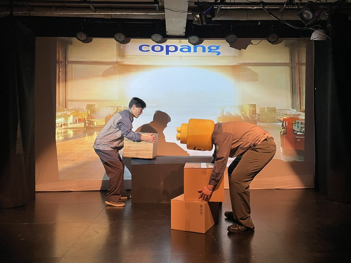 Woyzeckのバラバラな構成に対して真正面から向き合っている。AIなどに対する批判が精神分析などに対する当時の批判と重なり、それが共通して人間性のあり方への批判と重なっていく。
韓国で上演される時は観に行きたい。