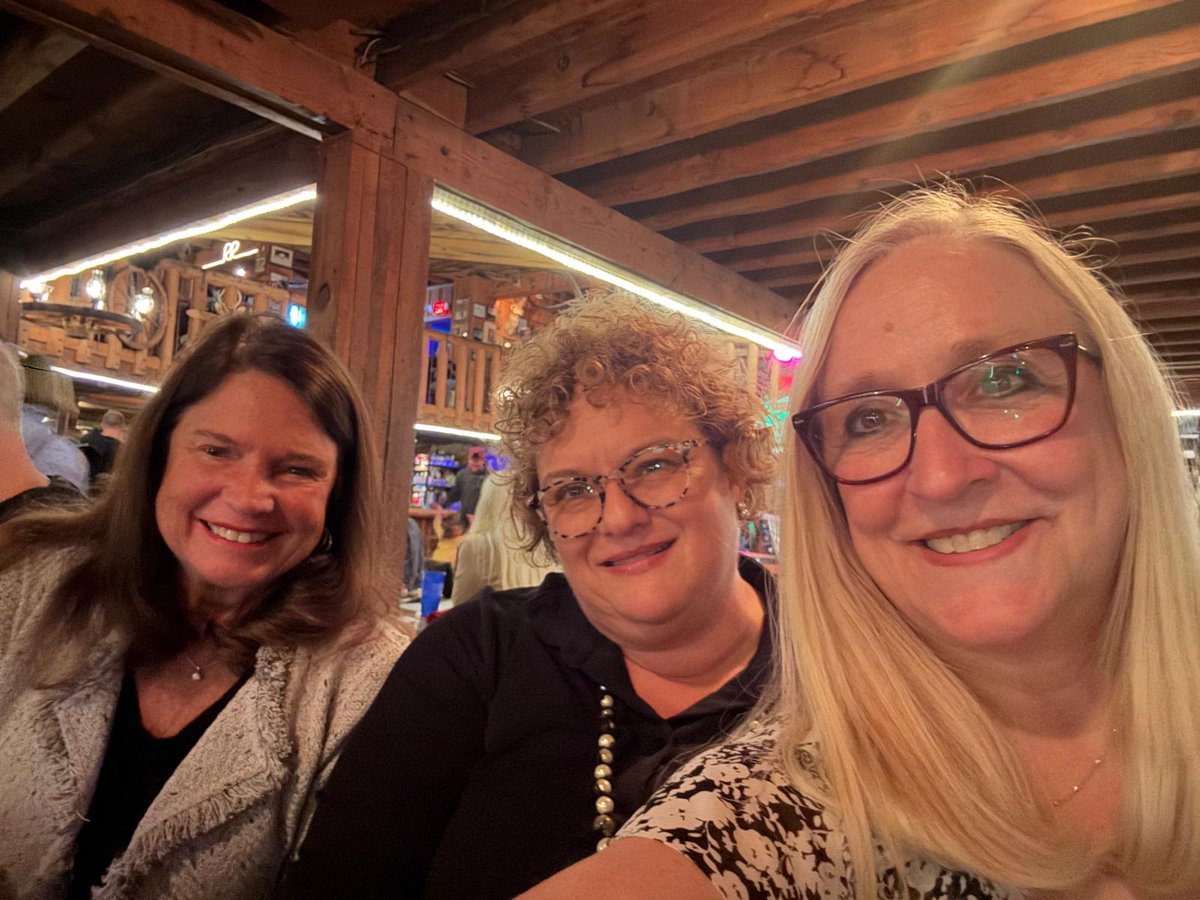 csuitenetwork's tweet image. Thought Council leaders! What was your biggest takeaway from our AI Summit in Phoenix?