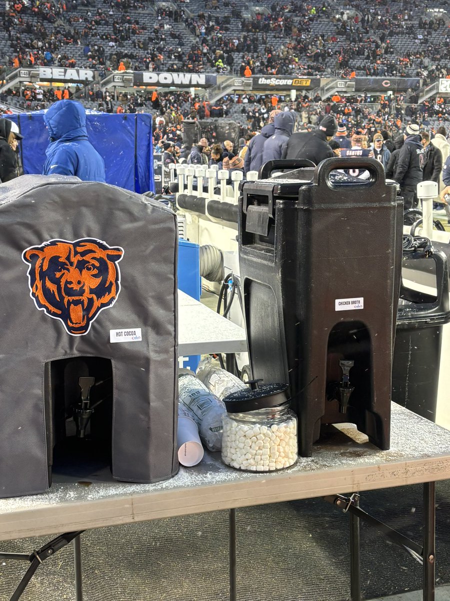 JeffDarlington's tweet image. From the “never grow up” category, they currently have chicken broth and hot chocolate on the Bears sideline… complete with a canister of mini marshmallows for that in-game sugar craving.