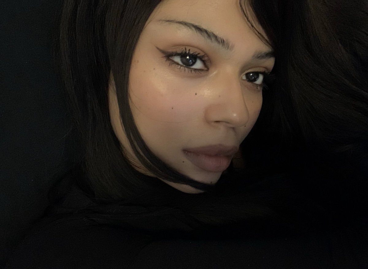 gigi ☆ (@dearglgl) on Twitter photo 