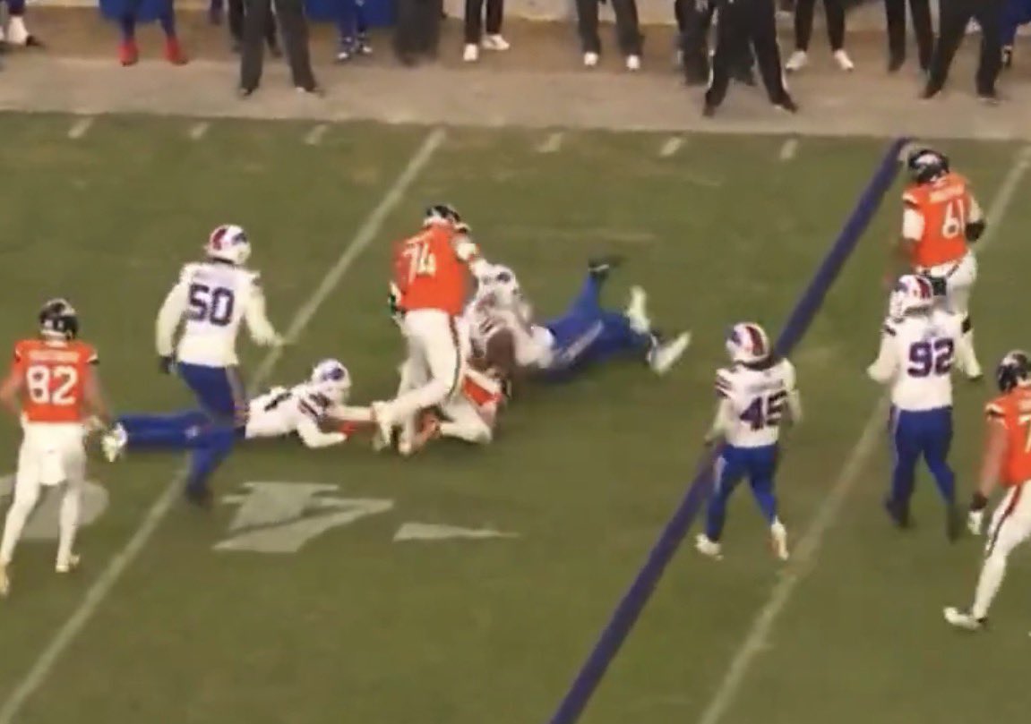 sandropacheco71's tweet image. #DenverBroncos quarterback #BoNix will miss the remainder of the #Postseason after sustaining a broken bone in his ankle during Saturday January 17, 2026’s #DivisionalRound win over the #BuffaloBills. #Nix suffered the #Injury near the end of overtime on the second-to-last play.