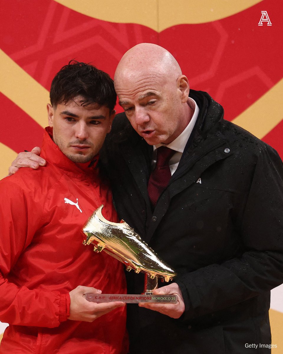 Brahim Díaz termina a AFCON como artilheiro. mas sai da final com um pênalti perdido e o título escapando.
É o tipo de imagem que explica por que futebol não é estatística, é contexto.
Você pode ser o melhor do torneio, decidir jogos e mesmo assim sair com gosto amargo da derrota