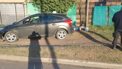 mauroszeta's tweet image. 🚨 DISCUTIÓ CON EL NOVIO Y LO ATROPELLÓ CON EL AUTO: PRESA
- Fue en La Plata 
- Nahiara Rabia fue imputada de tentativa de homicidio en perjuicio de su novio Mario Medina.
- Al momento de ser arrollado, el joven estaba en bicicleta.