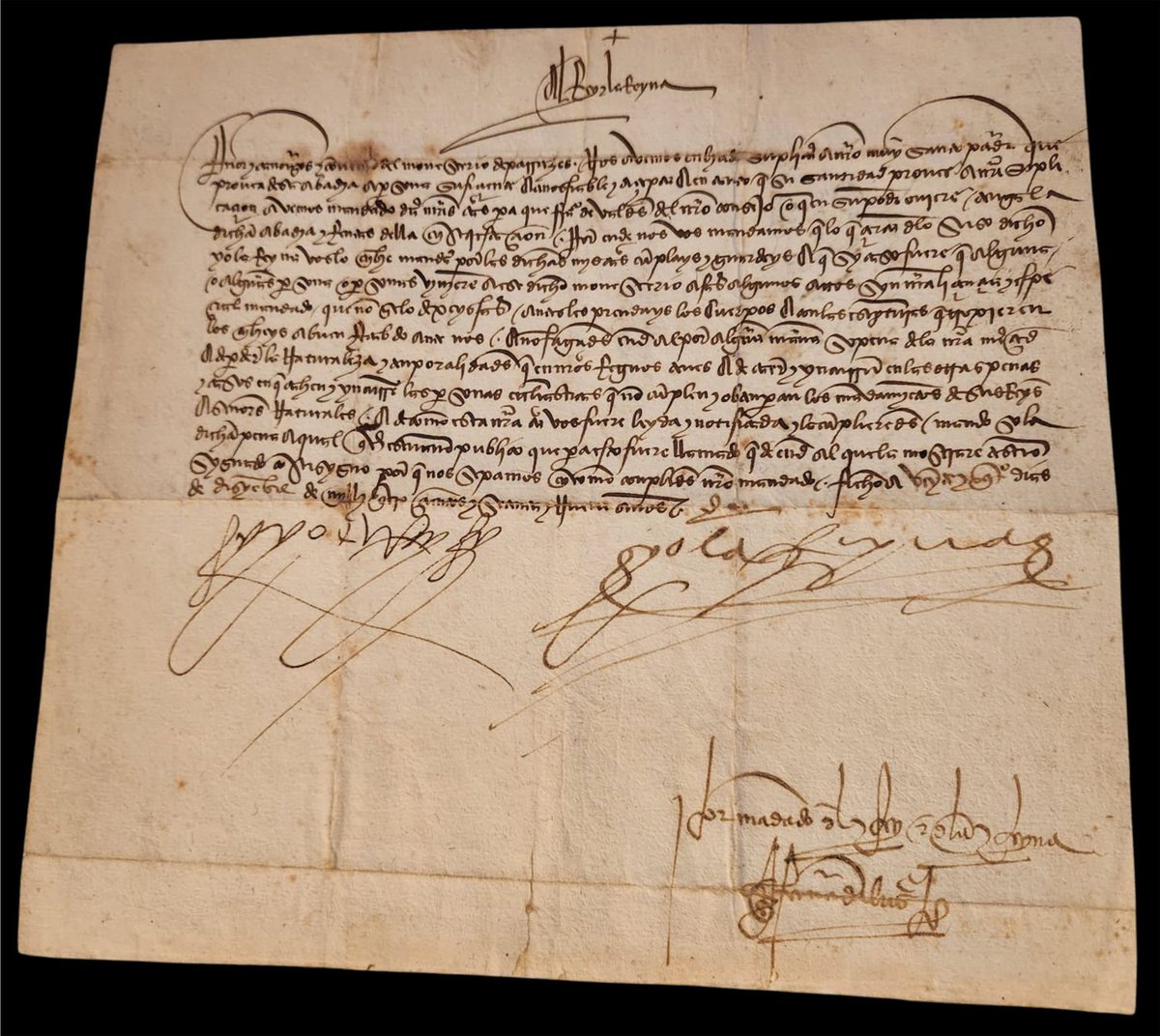 El 4 de abril de 1476 la Reina #IsabellaCatólica firmaba un privilegio por el que confirmaba la concesión de la venta de sal al mercado de la ciudad de Murcia.

Este privilegio no era solo un gesto protocolario, sino una decisión estratégica de gran calado.
En aquella época, la