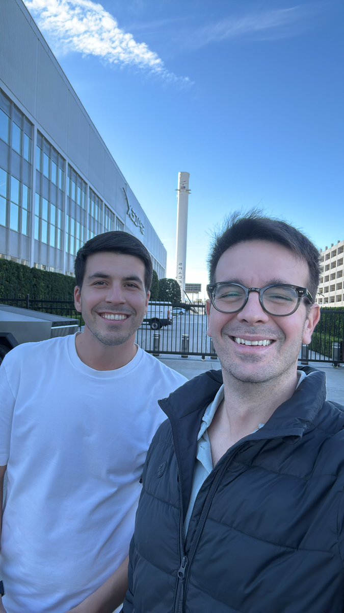 Hey <a href="/elonmusk/">Elon Musk</a> can you get us in? We’re such freaks of you from Spain. Gracias