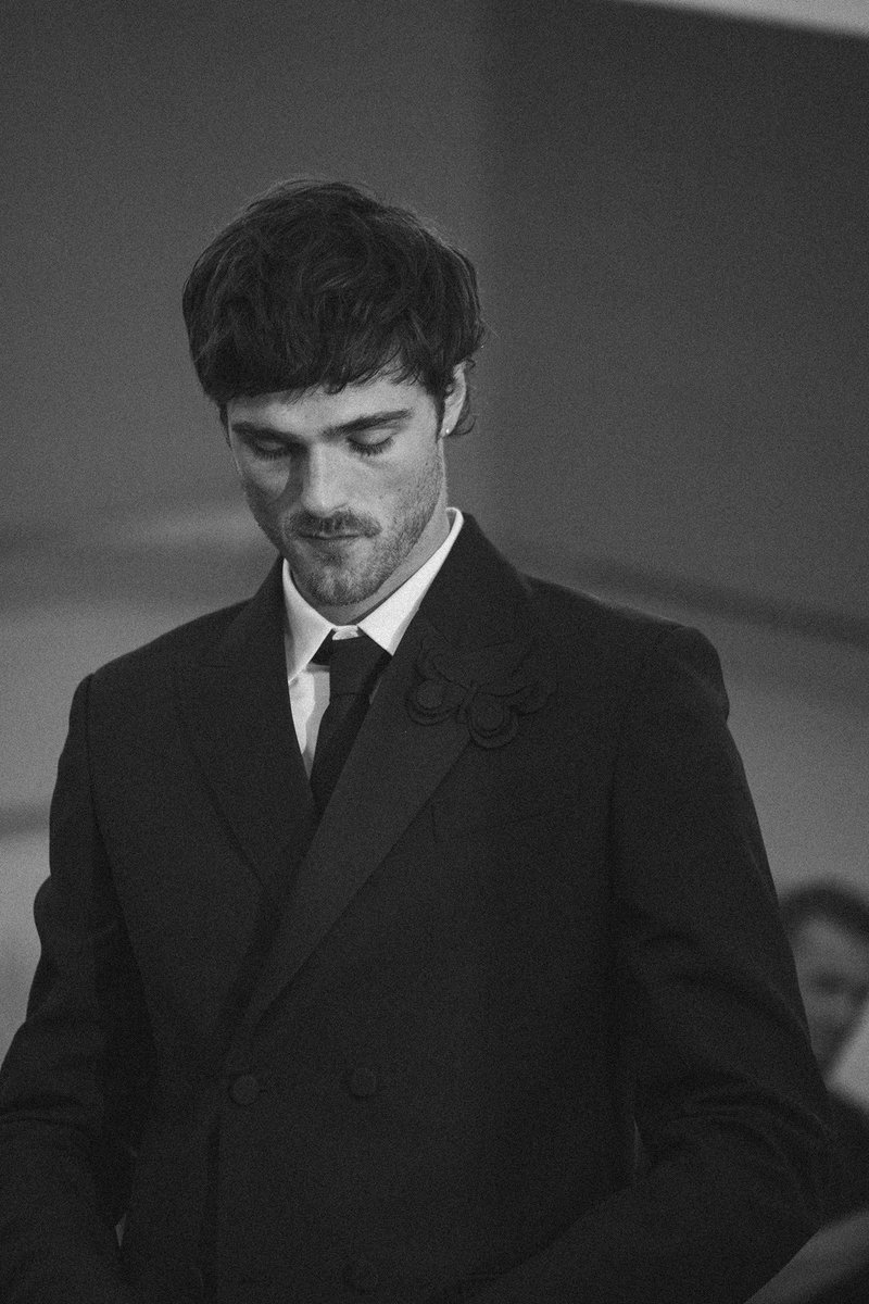 Bluff — 𝐧𝐨 𝐭𝐞𝐥𝐥𝐬. #newprofilepic