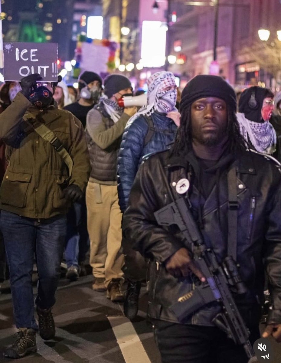 PaliNewsNetwork's tweet image. The Black Panther Party for Self Defense reporting for Active Community Patrol 🐆