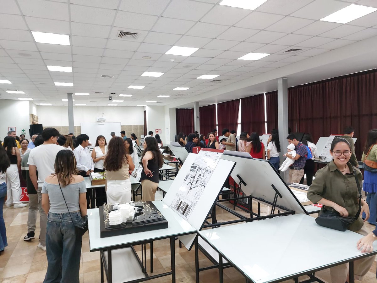 EAUSAT1's tweet photo. 1/3
𝗜𝗻𝗮𝘂𝗴𝘂𝗿𝗮𝗺𝗼𝘀 𝗹𝗮 𝗘𝘅𝗽𝗼𝘀𝗶𝗰𝗶𝗼́𝗻 𝗱𝗲 𝗣𝗿𝗼𝘆𝗲𝗰𝘁𝗼𝘀 𝗔𝗿𝗾𝘂𝗶𝘁𝗲𝗰𝘁𝗼́𝗻𝗶𝗰𝗼𝘀 𝟮𝟬𝟮𝟱-𝗜𝗜
Ayer vivimos una jornada llena de ideas, creatividad y reflexión en la inauguración de la Exposición de Proyectos Arquitectónicos 2025-II de la @EAUSAT1 https://t.co/TCeA2mwgMS