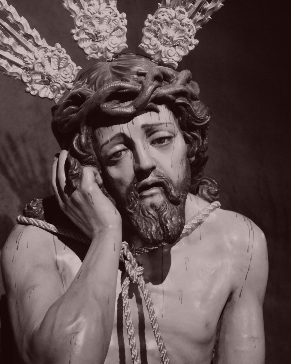 [🔴 #ACTUALIDAD ] | Desde la Hermandad de la Humildad y Caridad queremos expresar nuestra cercanía y oración ante el trágico accidente ferroviario ocurrido en Adamuz.

Encomendamos al Señor de la Humildad y a la Virgen de la Caridad a las personas que han perdido la vida.