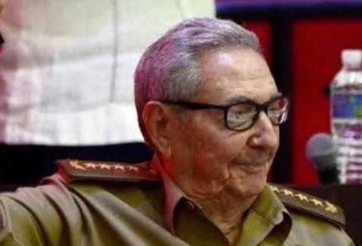Cuba declara el Estado de Guerra bajo la supervisión directa de Raúl Castro. El Consejo de Defensa Nacional de Cuba, presidido por el general de ejército Raúl Castro Ruz, ha declarado oficialmente el Estado de Guerra en todo el territorio nacional este domingo 18 de enero de