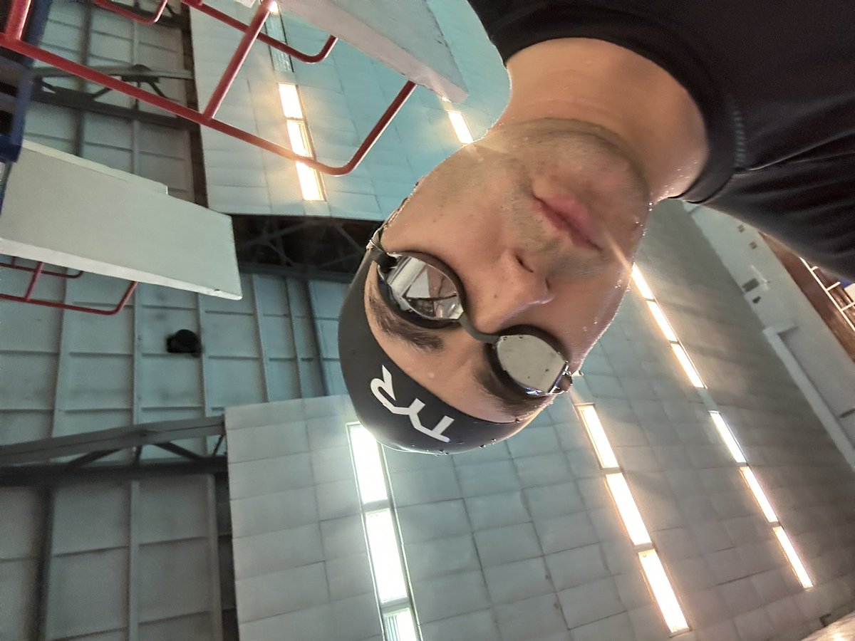 Live__stark's tweet image. Во-первых зацените мой (самый странный) подарок себе на др (новая шапочка, чтоб все знали кто здесь папочка). Оказалась ахуительной! I🖤TYR

Во-вторых я не понимаю почему все надрачивают консюмерскую хуяру на Speedo когда их джаммеры прожили типа месяц?!?!🤌🏻