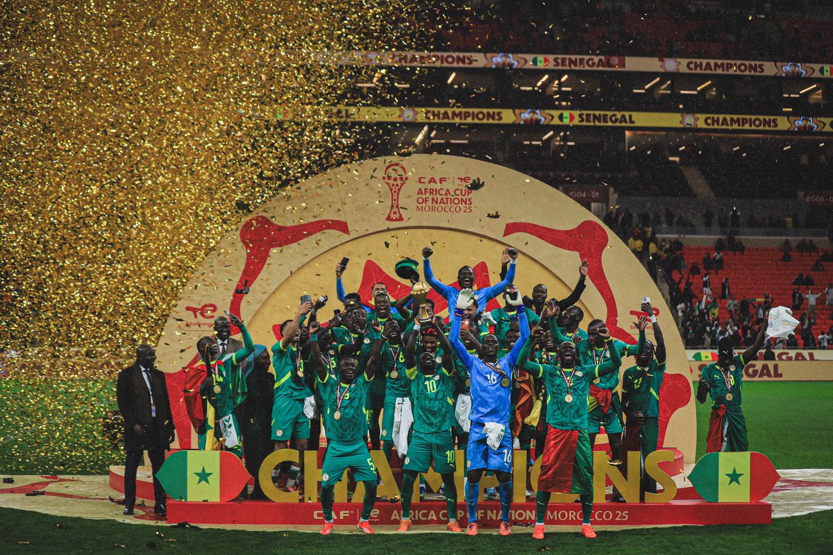 ActuFootAfrique's tweet photo. LE NOUVEAU ROI D’AFRIQUE : LE 🇸🇳 SÉNÉGAL. 🌍👑 https://t.co/BShnirWO6i