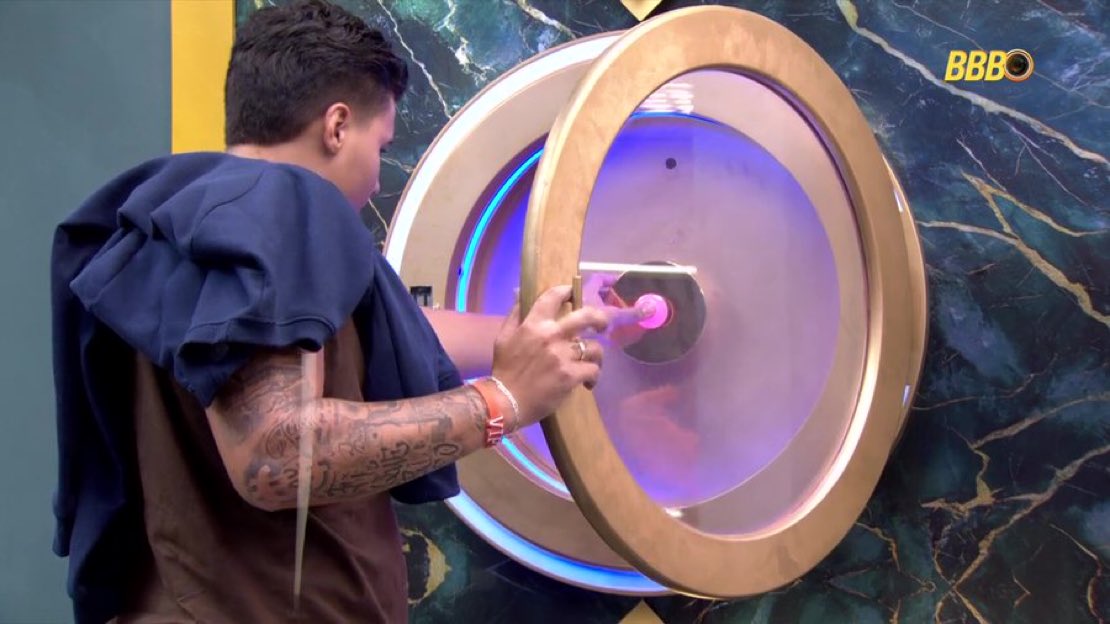 emerzou's tweet image. ELE FOI TÃO COVARDE QUE NÃO ESPEROU NEM A PRODUÇÃO EXPULSÁ-LO!

PEDRO, VOCÊ É ASQUEROSO! #BBB26